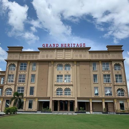 Grand Heritage Hotel & Resort Лудяна Екстериор снимка