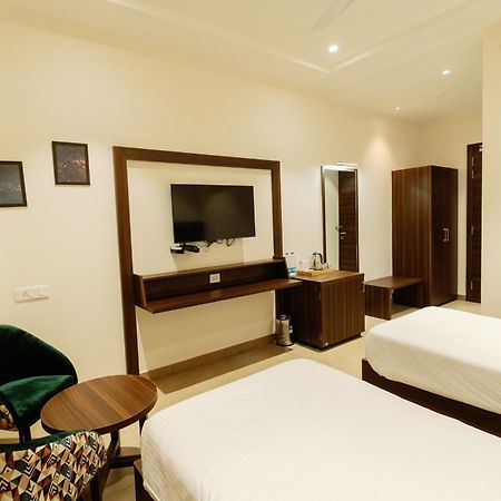Grand Heritage Hotel & Resort Лудяна Екстериор снимка