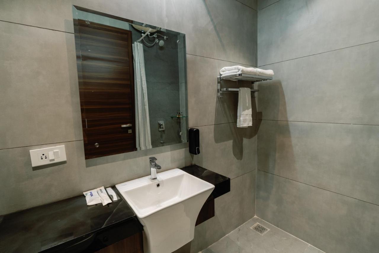 Grand Heritage Hotel & Resort Лудяна Екстериор снимка