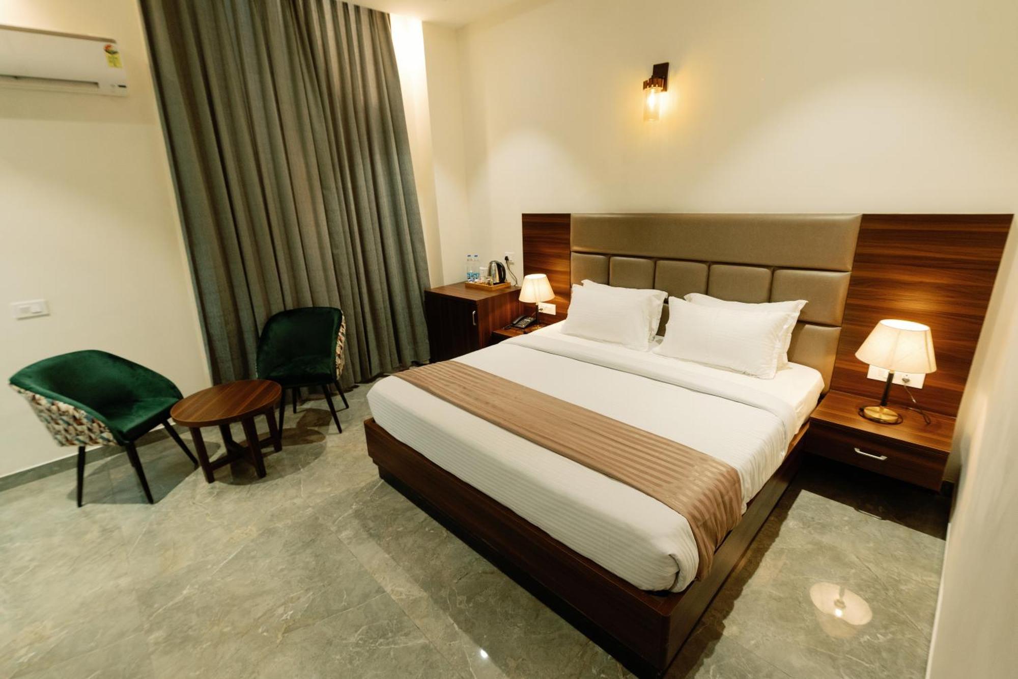 Grand Heritage Hotel & Resort Лудяна Екстериор снимка